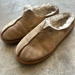 UGG Neuman slip on leather slippers chestnut men’s 11